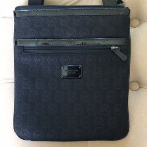 Cross body MK black bag